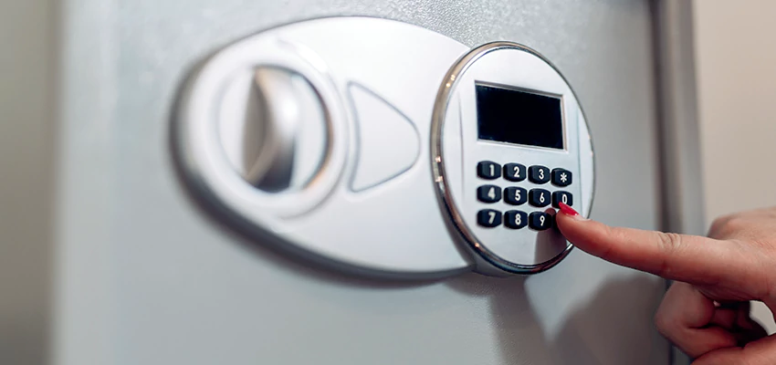 Jewelry Safe Cracking in East La Mirada, California